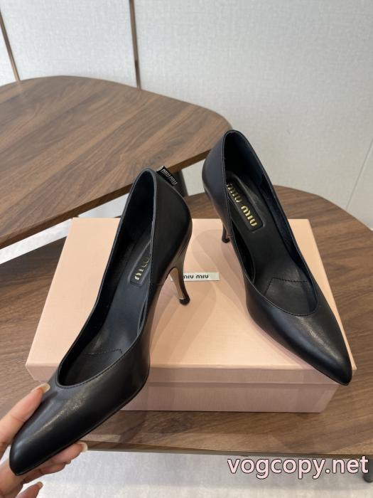 サンダルMIUMIUスーパー コピー 安心シーン問わずに使える 大人気可愛い 入手困難.._0_4