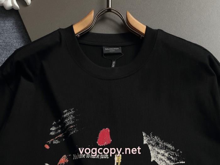 バレンシアガブランド コピー 販売半袖Tシャツ風合いが魅力 限定デザイン大人気完売前に 今年の2026コーデに活躍する_0_3