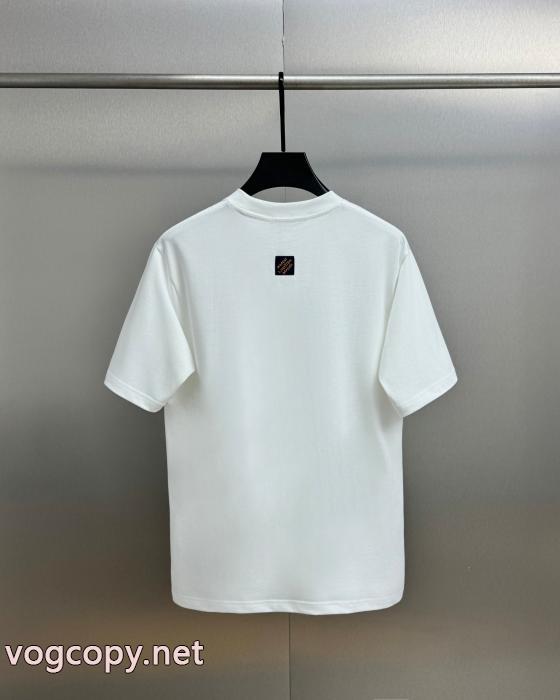 コピー 通販半袖Tシャツナチュラル 今からの季節にピッタリ！  有名人の愛用品LOUIS VUITTON_0_1