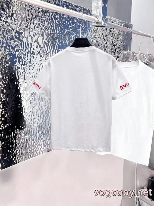 大人で素敵 2026トレンド セレブ愛用MIUMIU半袖Tシャツ偽 ブランド 販売_0_2