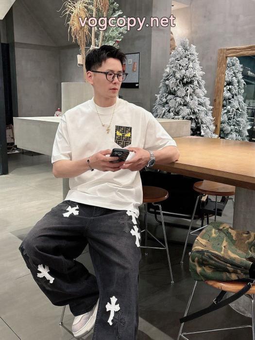 お洒落上級者 SALE年末年始限定 2026年激安最強セールフェンディ半袖Tシャツブランド 偽物 通販_0_4