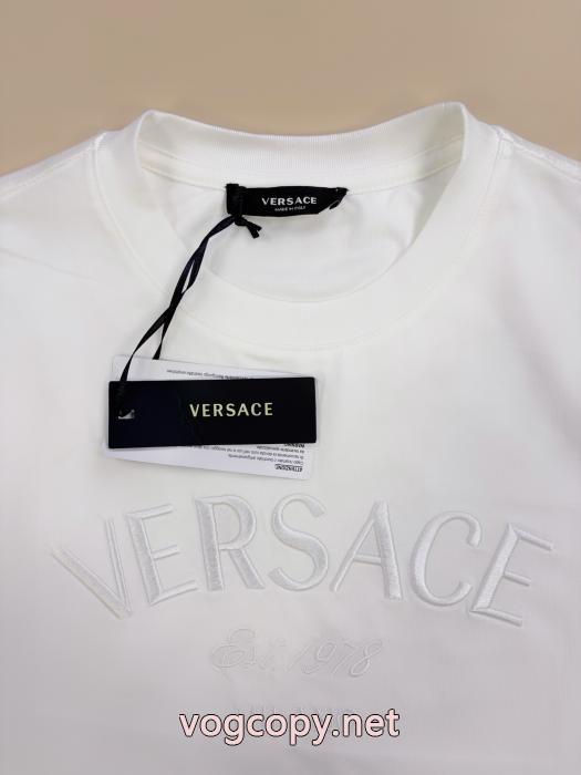 VERSACE偽 ブランド 通販大満足 魅力的なポイント 圧倒的な存在感半袖Tシャツ_0_5