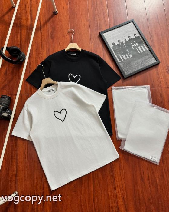 2026年人気商品 日本未入荷 最前線新作コピー 商品 ブランド半袖Tシャツバレンシアガ_0_3