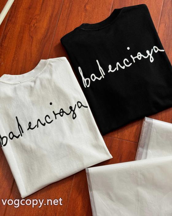 2026年人気商品 日本未入荷 最前線新作コピー 商品 ブランド半袖Tシャツバレンシアガ_0_4