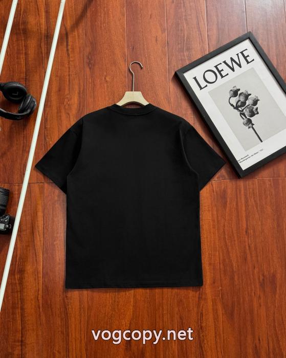LOEWEブランド コピー超人気 予約完売品 圧倒的人気半袖Tシャツ_0_0