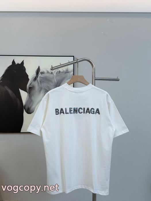 脚長効果を見せる 大人気商品 2026新作コレクションBALENCIAGAブランド コピー 激安半袖Tシャツ_0_3