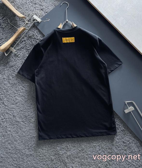 半袖Tシャツ2026年最新人気 今年発売 海外超人気ルイ ヴィトンコピー 商品 販売_0_3
