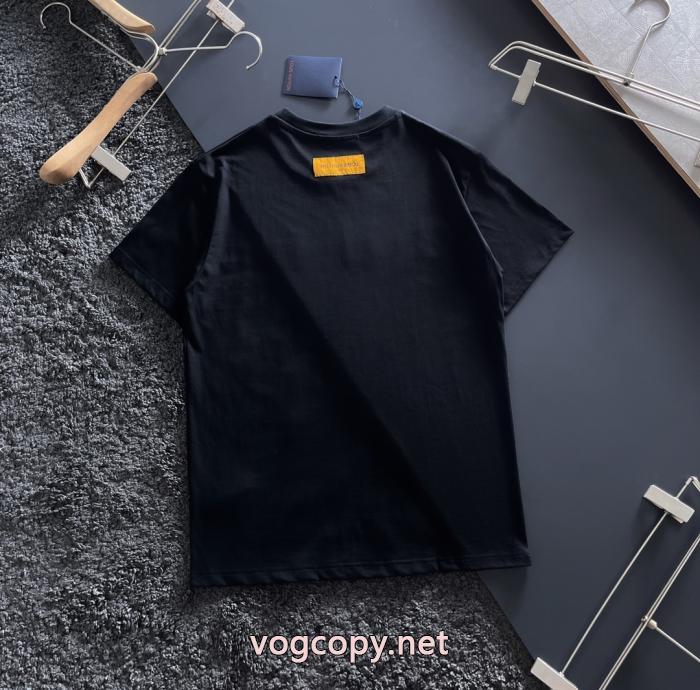LOUIS VUITTON偽物 通販大人の色味  セールお早めに 高級感ある半袖Tシャツ_0_1