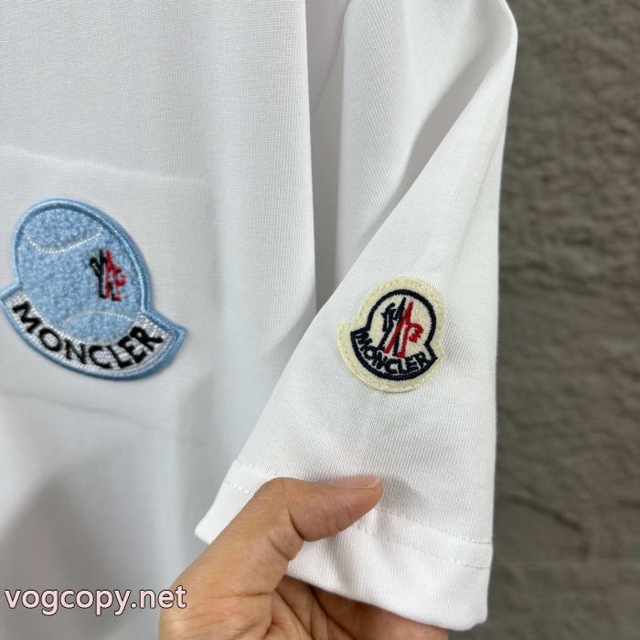 MONCLER再入荷が嬉しい2026 海外セレブが注目アイテム 見つけてほしい一品半袖Tシャツブランド 偽物_0_1