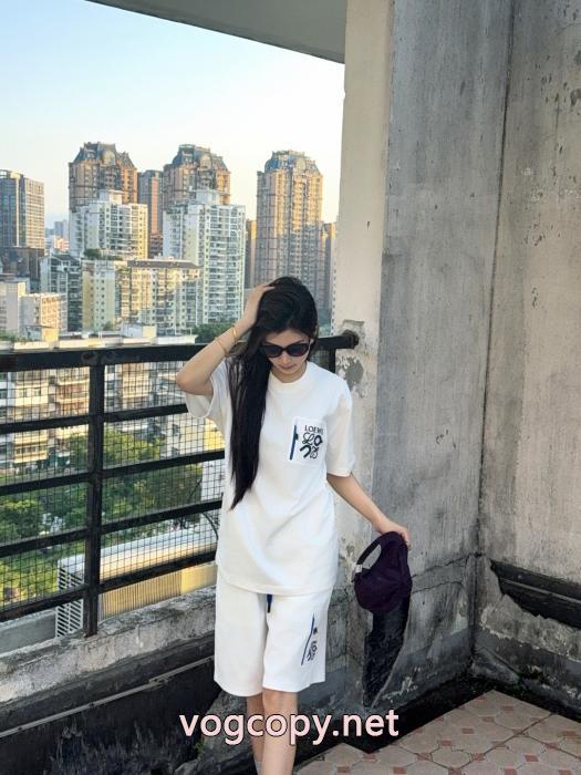 LOEWEブランド コピー 優良超人気専門店 新しい斬新なスタイル 数量限定定番人気半袖Tシャツ_0_1