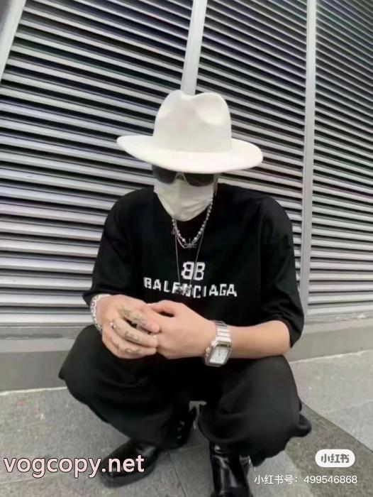 着まわしアクセント 数量限定特売 最新話題沸騰中BALENCIAGA半袖Tシャツブランド 品 激安 通販_0_1