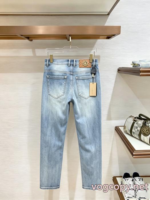 絶妙な新商品 注目度抜群 期間限定ジーンズBURBERRYスーパー コピー 安心_0_3