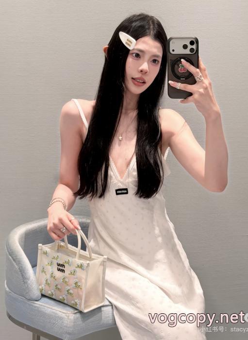 華やかに演出する 新商品特価 注目されているMIUMIUワンピースブランド コピー 販売._0_4