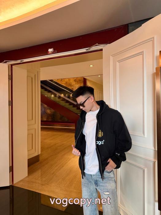 ブランド コピー 激安BALENCIAGAパーカー品質保証安い 雑誌掲載アイテム  圧倒的な人気_0_4