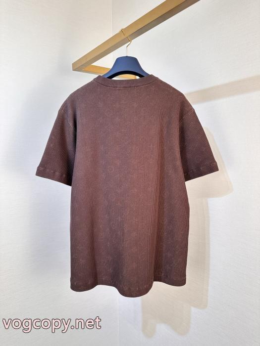 LOUIS VUITTONブランド 品 コピー高品質 人気 人気が再燃！ 存在感が高い半袖Tシャツ_0_2