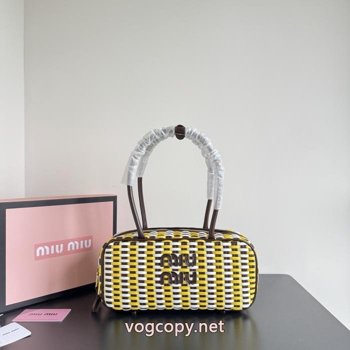 MIUMIUバッグブランド フェイク【新アイテム】  人気モデル雑誌掲載 ずっと人気♪.._1_0