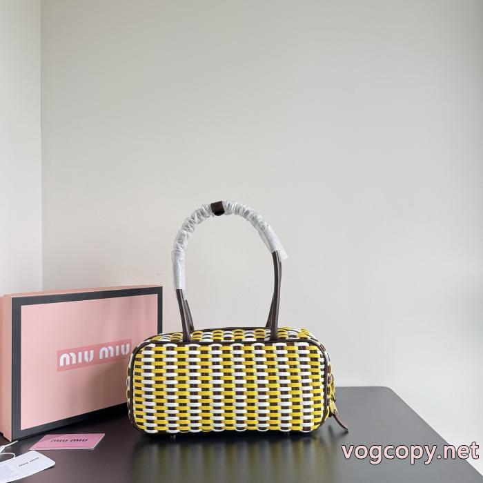 MIUMIUバッグブランド フェイク【新アイテム】  人気モデル雑誌掲載 ずっと人気♪.._1_1