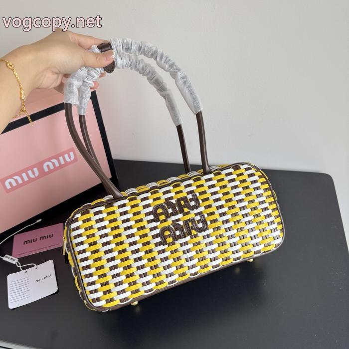 MIUMIUバッグブランド フェイク【新アイテム】  人気モデル雑誌掲載 ずっと人気♪.._1_5