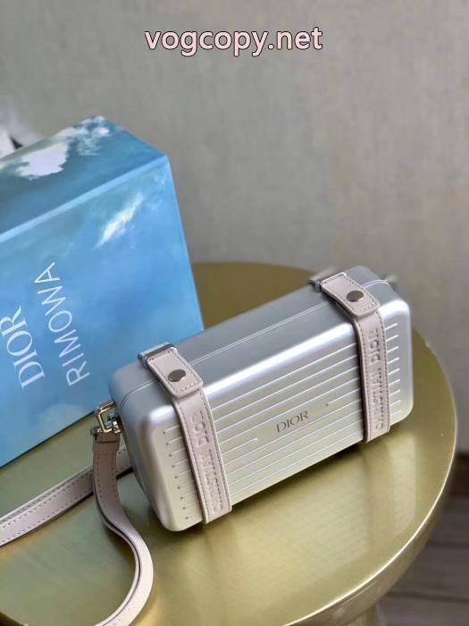Diorブランド コピー ショップ完売必至 高級感ある 実用性は勿論バッグ._0_0