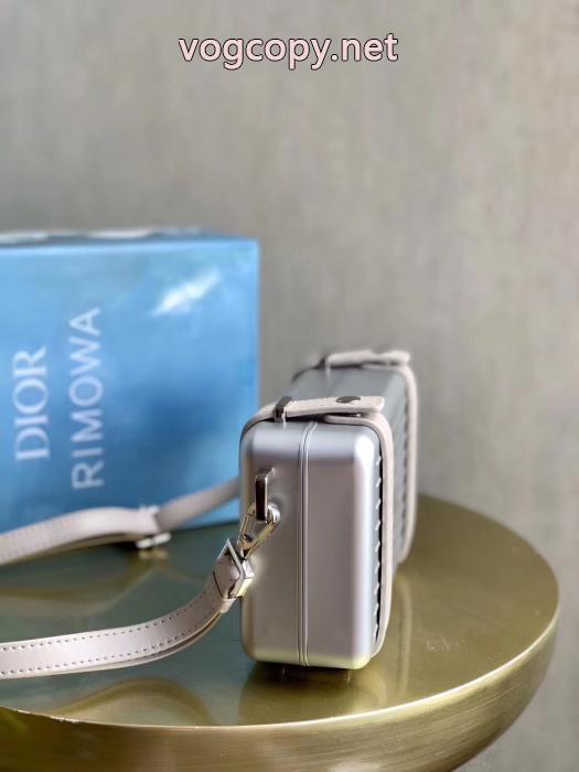 Diorブランド コピー ショップ完売必至 高級感ある 実用性は勿論バッグ._0_3