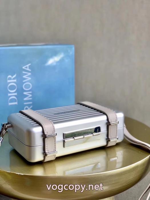 Diorブランド コピー ショップ完売必至 高級感ある 実用性は勿論バッグ._0_5
