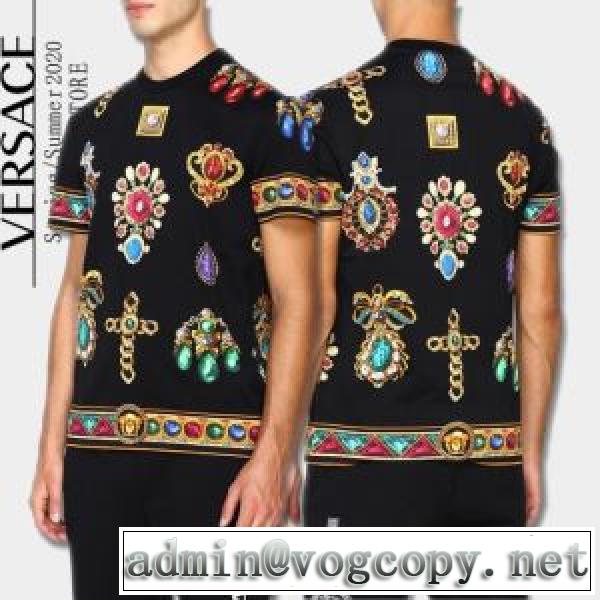 ヴェルサーチ コーデの完成度を高める VERSACE この時期の一番人気は 半袖Tシャツvogcopy.net sn:iCWbGb
