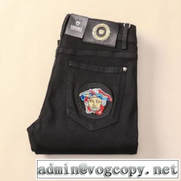 ジーンズ  春夏コレクション新品 ヴェルサーチ 普段見ないデザインばかり VERSACEvogcopy.net sn:u8jmmm