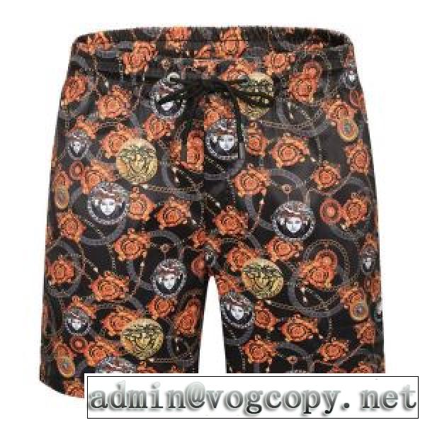 VERSACE 絶対に見逃せない ヴェルサーチ 累積売上総額第１位 20SS☆送料込 ショートパンツvogcopy.net sn:fW5Xvi