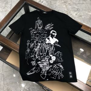 半袖Tシャツ 2色可選 2020年春限定 フェンディ今なお素敵なアイテムだ  FENDI 今年の春トレンドvogcopy.net sn:j0z8Xf-3