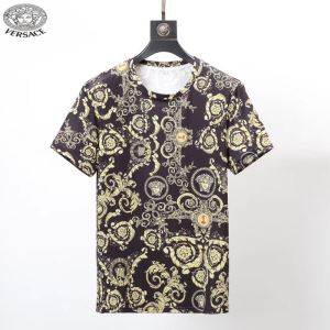 半袖Tシャツ 今なお素敵なアイテムだ ヴェルサーチ 大幅割引価格 VERSACE 今年の春トレンドvogcopy.net sn:yqueyC-3