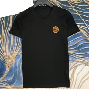 20新作です 半袖Tシャツ 2色可選 ストリート界隈でも人気 ヴェルサーチ VERSACE ストリート系に大人気vogcopy.net sn:OjySva-3