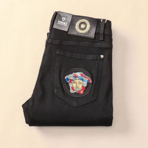ジーンズ  春夏コレクション新品 ヴェルサーチ 普段見ないデザインばかり VERSACEvogcopy.net sn:u8jmmm-3
