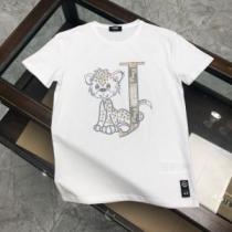 3色可選 価格帯が低い フェンディ FENDI 非常にシンプルなデザインな 半袖Tシャツ 幅広いアイテムを展開vogcopy.net sn:9nW5ji