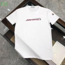 コーデの完成度を高める モンクレール多色可選  MONCLER この時期の一番人気は 半袖Tシャツ さらに魅力的vogcopy.net sn:v4Pnye