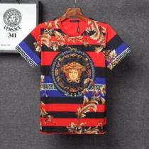 2026SS人気 最先端のスタイル 半袖Tシャツ 2色可選 注目度が上昇中 ヴェルサーチ VERSACEvogcopy.net sn:51DySj
