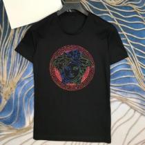 愛らしい春の新作 3色可選 ヴェルサーチ VERSACE 2026話題の商品 半袖Tシャツ 安心の実績vogcopy.net sn:jqKjiq