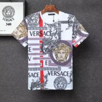 VERSACE 通勤通学どちらでも使え 多色可選 ヴェルサーチ 万能に使える 半袖Tシャツ 限定アイテムが登場vogcopy.net sn:0v4vOz