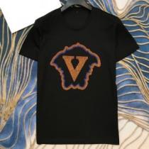 多色可選 やはり人気ブランド 半袖Tシャツ ファッションに取り入れよう ヴェルサ...