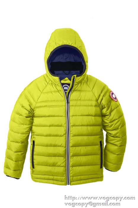 落ち着きの2015新品 Canada Goose 今季セール　子供用ダウンジャケット