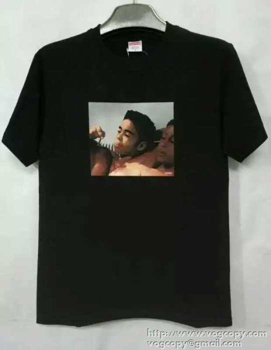 美品　2015  SUPREME シュプリーム ファション　半袖Tシャツ 2色可選