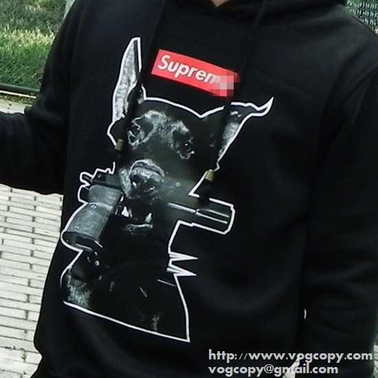 程よいゆったり感  2015秋冬 SUPREME シュプリーム パーカー プリントパーカ