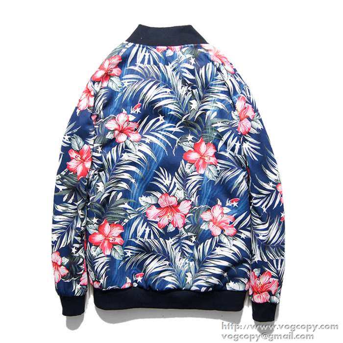 きれい目スタイル supreme シュプリーム 効くマウンテンパーカー 男女兼用