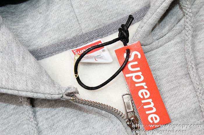 機能派スタイル　 supreme シュプリーム 綺麗に パーカー