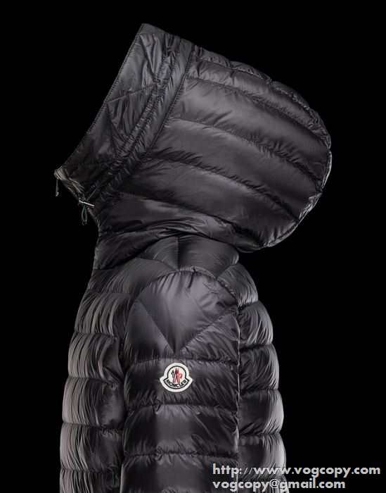 軽量で保温性に 2015秋冬 MONCLER モンクレール 満点　ダウンジャケット