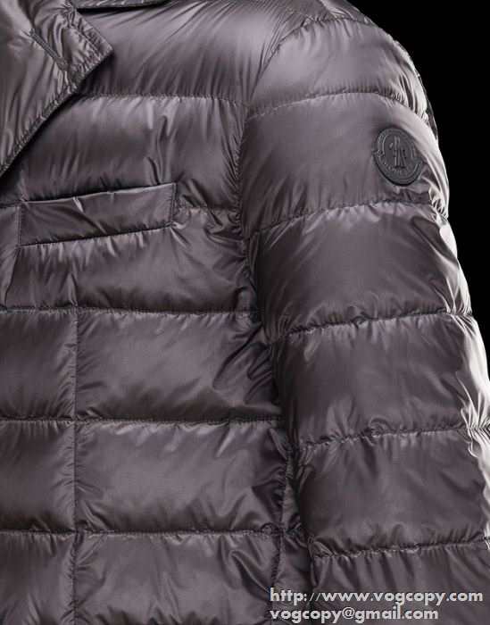 光沢感ある 2015秋冬 moncler モンクレール　収縮性があり ダウンジャケット