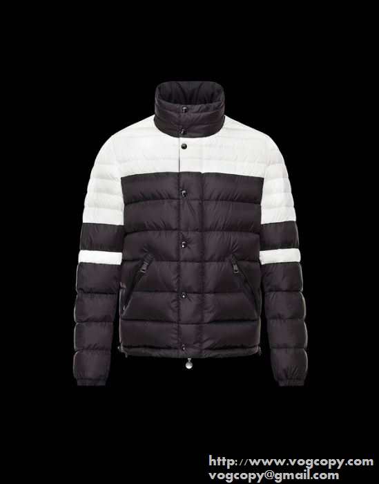 保温性のある 2015秋冬 MONCLER モンクレール 個性的なダウンジャケット