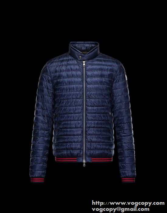 印象的な 2015秋冬 MONCLER モンクレール 落ち着きのあるダウンジャケット  2色可選