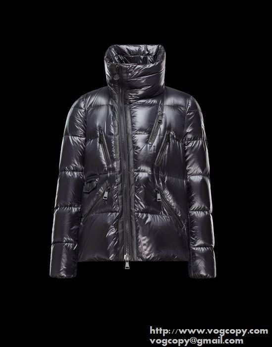 超軽量の2015秋冬 moncler モンクレール　手触り良く心地良い ダウンジャケット
