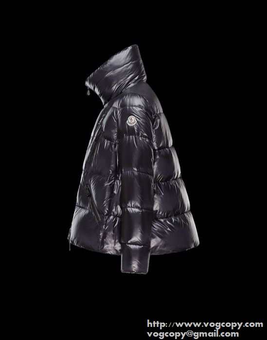 超軽量の2015秋冬 moncler モンクレール　手触り良く心地良い ダウンジャケット
