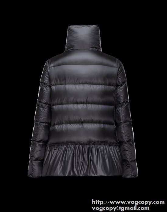 お洒落感を楽しめる　 2015秋冬 MONCLER モンクレール 心地良い裏地　ダウンジャケット 2色可選